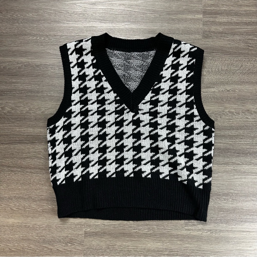 Black and White Houndstooth V-Neck Sweater Vest Preppy